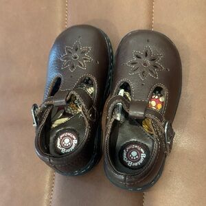 Leather Buster Brown Kids Shoes with Floral Cutout Design
